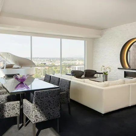 The Davenport Grand, Autograph Collection-2