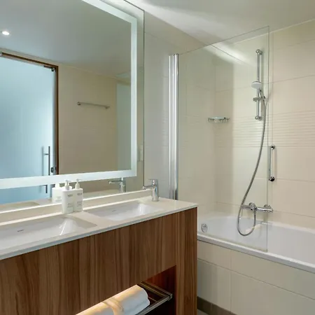 Courtyard By Marriott Amsterdam-3