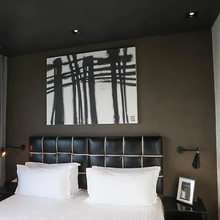 Century City Hotel Urban Square-2