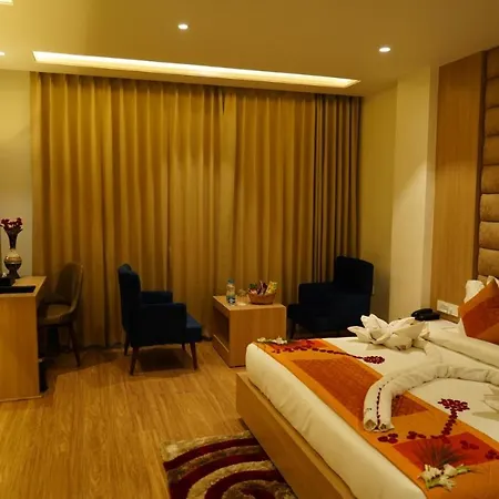 Hotel Rrv With Free Parking-2