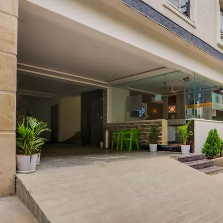 Super Townhouse Sri Nirvana Grand-2