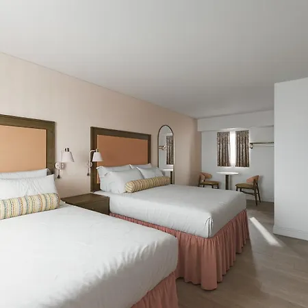 Pink Champagne Boutique Motel-2