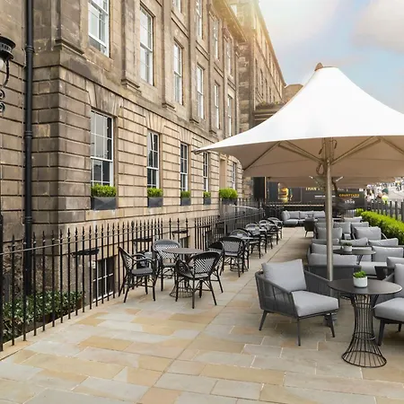 Courtyard By Marriott Edinburgh-2