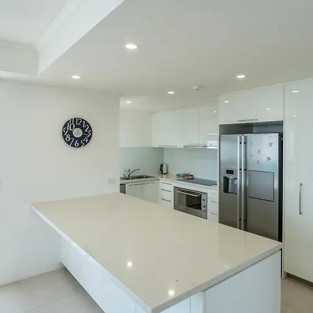 Grosvenor Beachfront Apartments Surfers Paradise-3