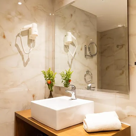 Best Western Plus Embassy Hotel-2