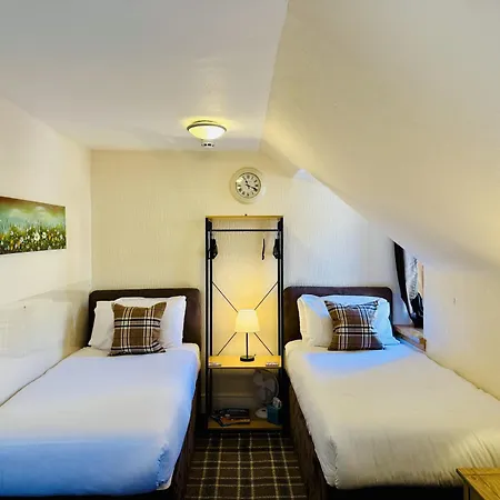 Pitfaranne Guest House-3