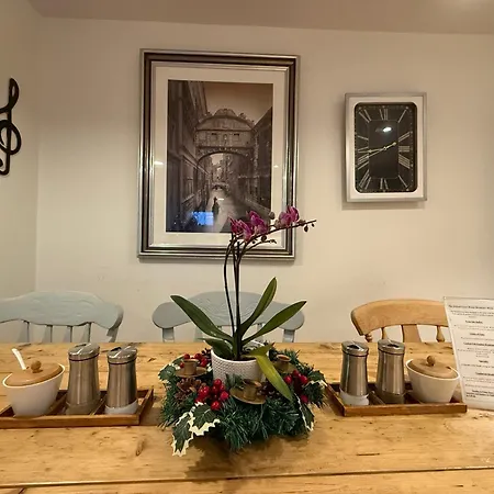 Oxford Guest House-3