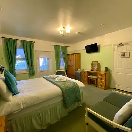 Pickwicks Guest House-2