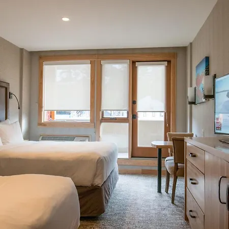 Moose Hotel And Suites-2