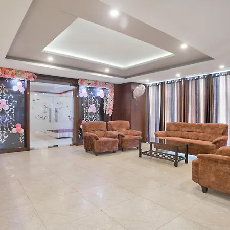 Super Townhouse Divya Palace-2