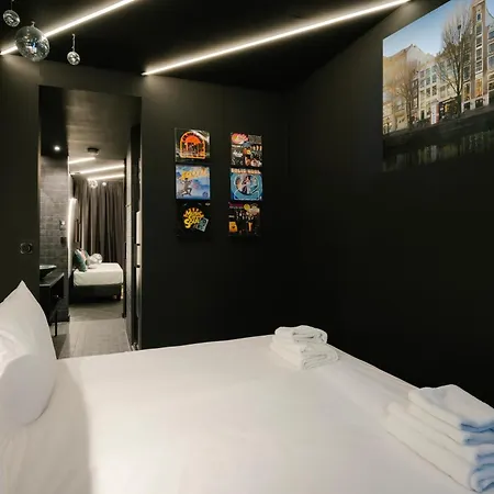 Supper Hotel-3