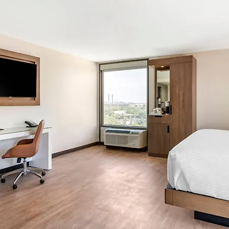 Cambria Hotel Orlando Near Universal Theme Parks-3