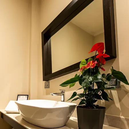 Townhouse 33 Boutique Hotel-3
