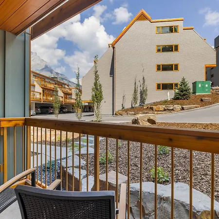 Otter Hotel-2