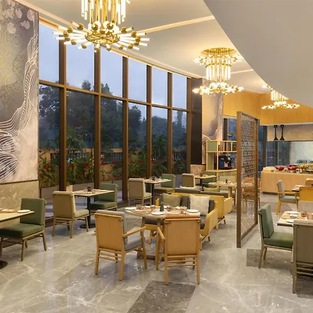 Hilton Garden Inn Mumbai International Airport-3