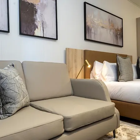 One Rosebank Executive Apartment Hotel-3
