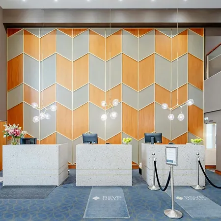 Sandman Signature Mississauga Hotel-3