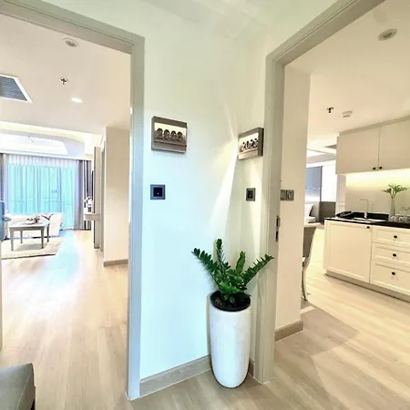 Centre Point Sukhumvit 10-2