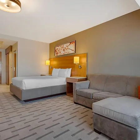 Radisson Hotel & Conference Centre Calgary Airport-3