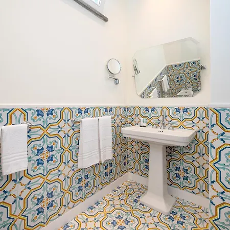 Palazzo Gargiulo Luxury Rooms & Suites-2