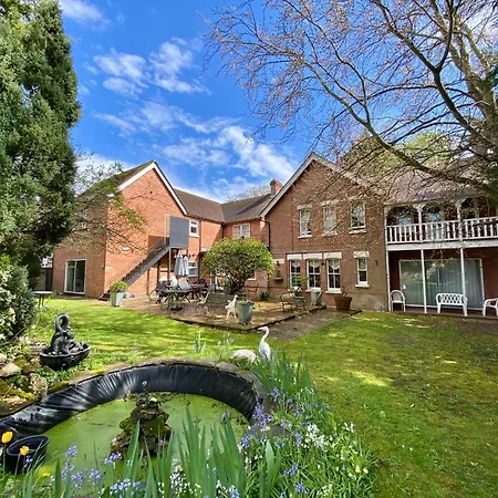 Pickwicks Guest House-2
