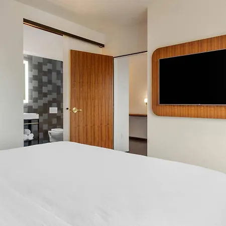 Cambria Hotel Boston Downtown - Seaport-3