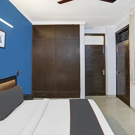 Collection O Agniv Residency Near Saket Metro-3
