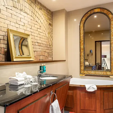 The Trinity City Hotel-3