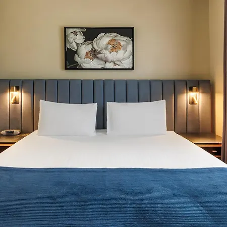 Best Western Plus Travel Inn-3