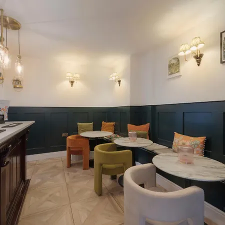 Somerset House Boutique Hotel And Restaurant-2