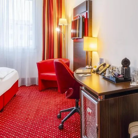 Plaza Inn Amedia Vienna-3