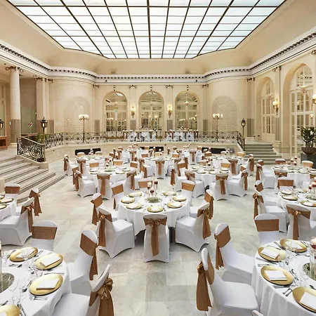 The Waldorf Hilton-3
