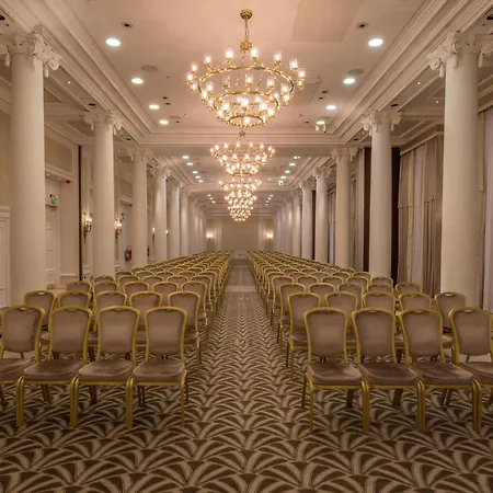 The Waldorf Hilton-2