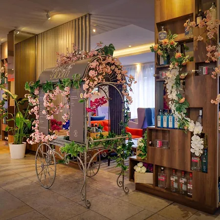 Doubletree By Hilton London Angel Kings Cross-3