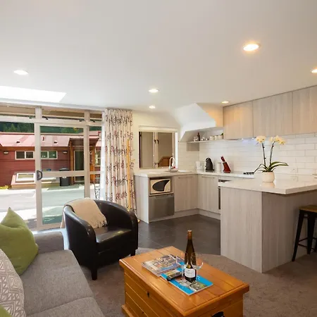 Cranbury Court Apartments-2