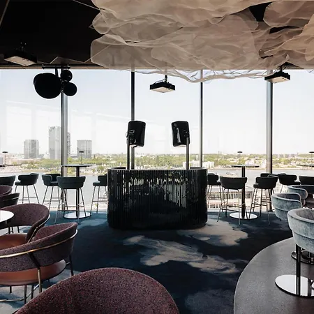 Doubletree By Hilton Amsterdam Centraal Station-3