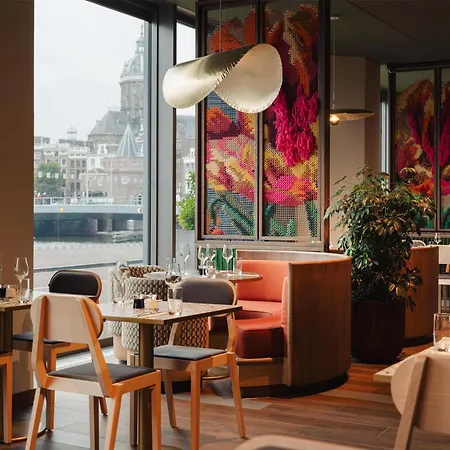 Doubletree By Hilton Amsterdam Centraal Station-3