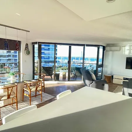 Broadwater Shores Waterfront Apartments-3