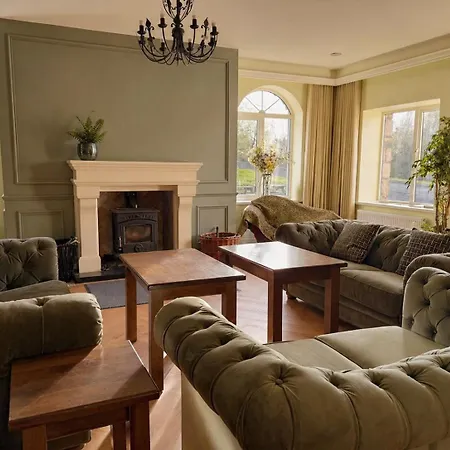 Donegal Manor-2