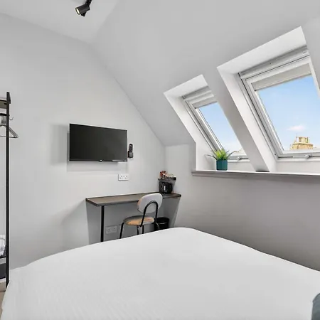 Sanctuary Hotel - En Suite Rooms-2