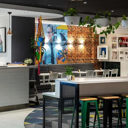 Ibis Styles Brisbane Elizabeth Street-3