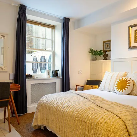 Ferndale Mews-3