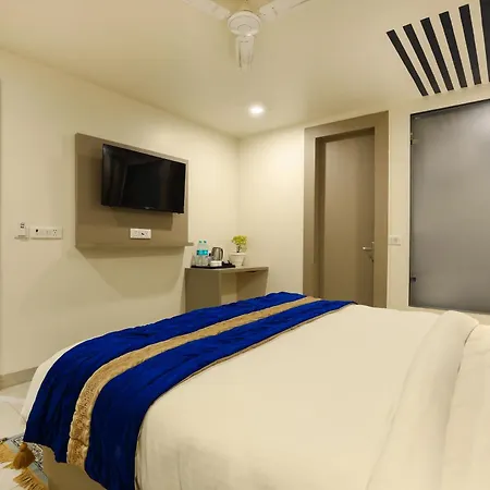 Hotel White & Blue Delhi Airport-2