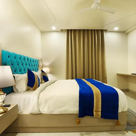 Hotel White & Blue Delhi Airport-3