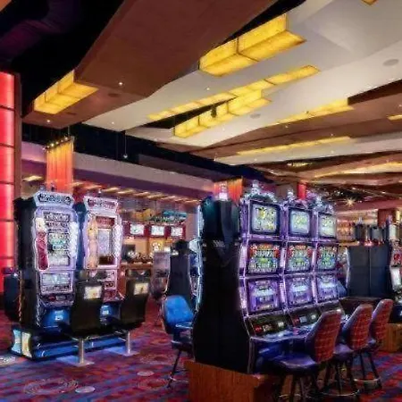 Vee Quiva Hotel & Casino-3