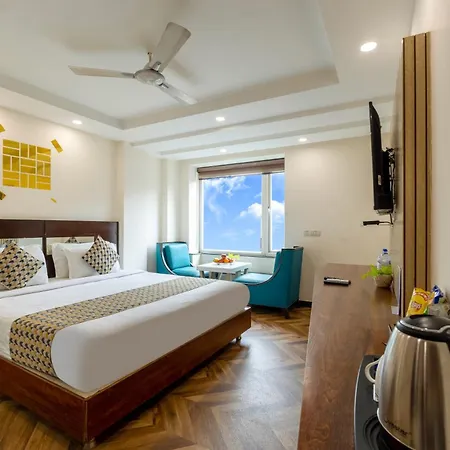 Hotel Neu Villa, City Centre - 5 Minute From Connaught Place & Ndls Station-2