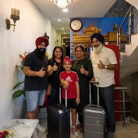 Paradise Stays 200 Meters From Golden Temple-3