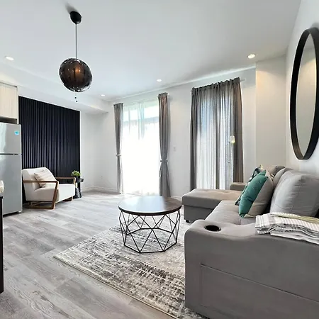 Bentley Commons Fallsview - Luxury 4 Bedroom 4 Bath Townhouse-2