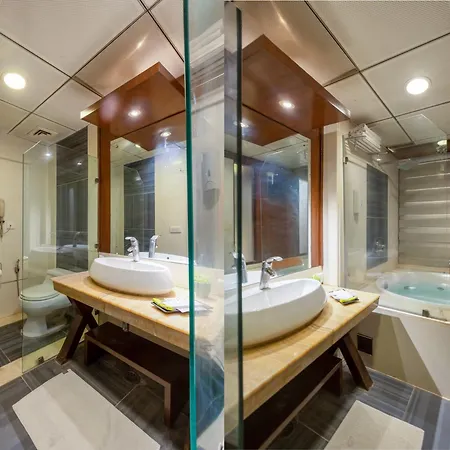 Hotel Aura - 05 Mins From New Delhi Railway Station & Connaught Place-2