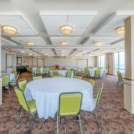 Holiday Inn & Suites Virginia Beach - North Beach By Ihg-2